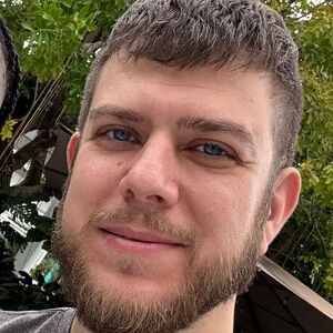 Meet your Posher, Dustin